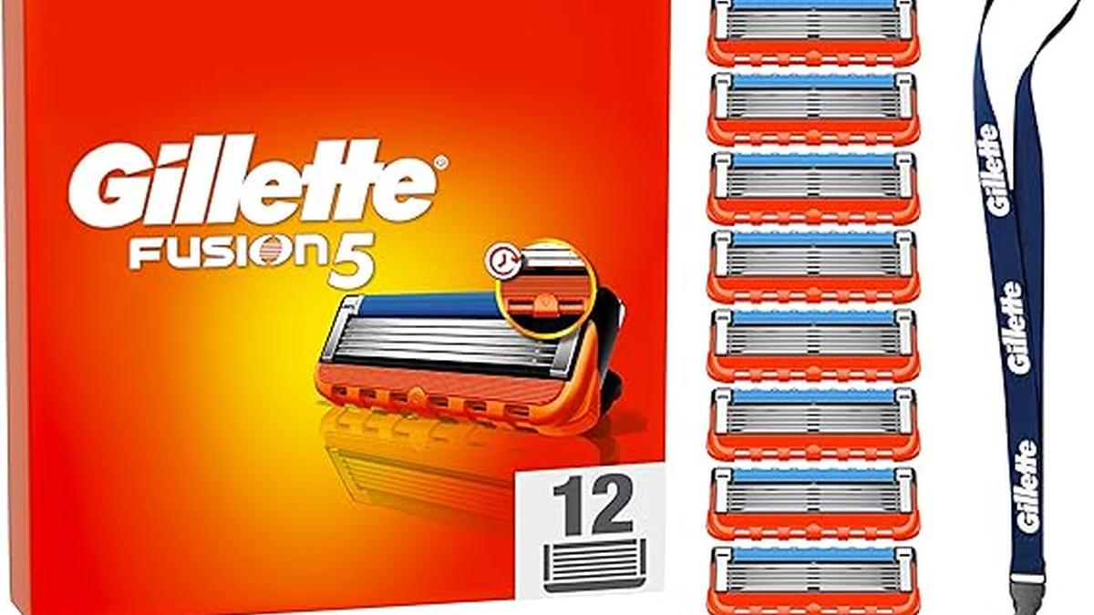 Gillette Fusion5 12 Lamette per Rasoio Manuale con Striscia Lubrificante e Lame Durature