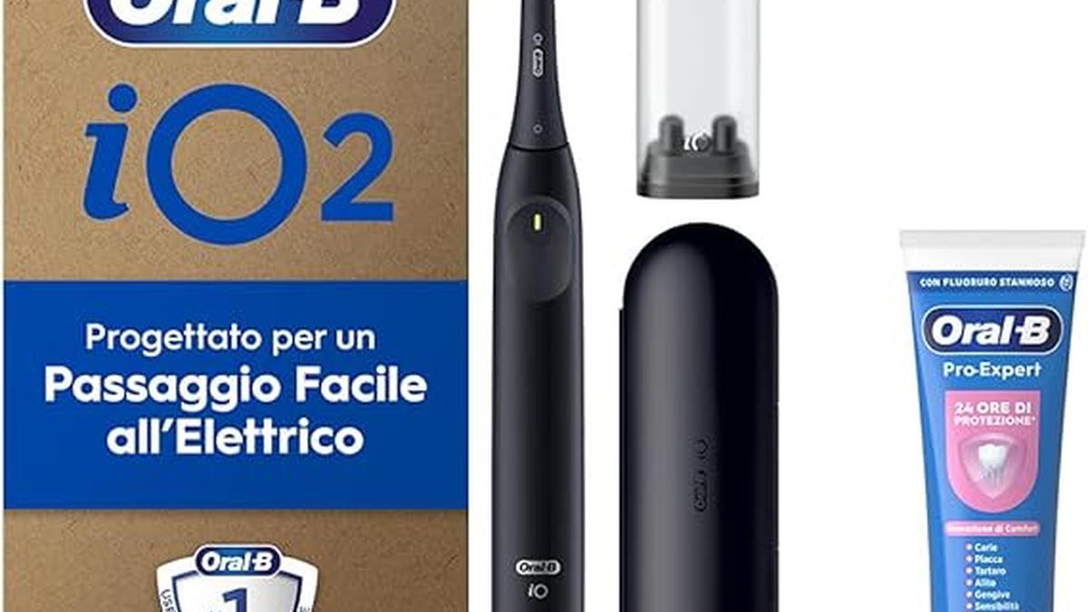 Oral-B Spazzolino Elettrico iO 2 Nero Ricaricabile Con Testina Di Ricambio Custodia Da Viaggio Dentifricio Pro-Expert