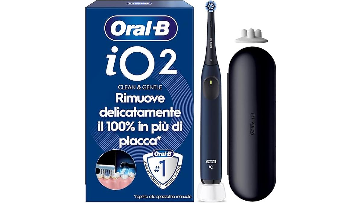 Oral-B iO 2 Spazzolino Elettrico Nero con Testina di Ricambio Custodia da Viaggio e Sensore di Pressione
